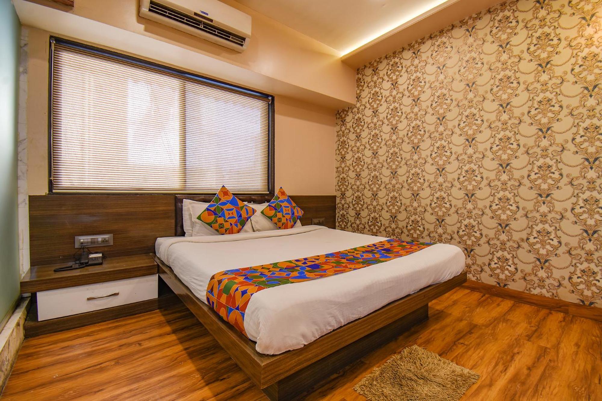 Fabexpress Glory - Nr Skywalk Bridge Hotel Pimpri-Chinchwad ภายนอก รูปภาพ
