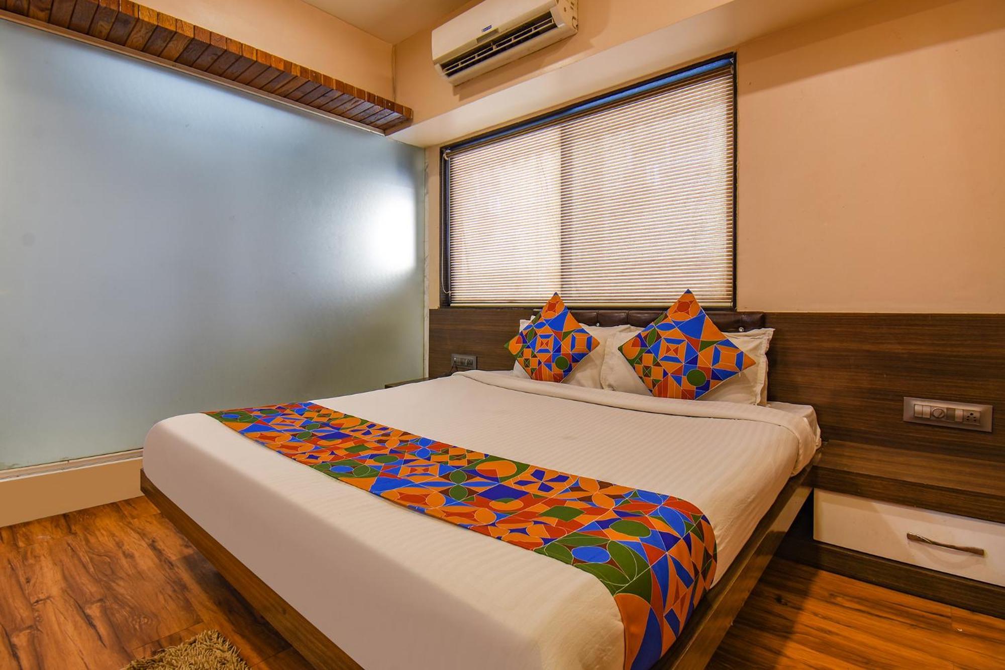 Fabexpress Glory - Nr Skywalk Bridge Hotel Pimpri-Chinchwad ภายนอก รูปภาพ