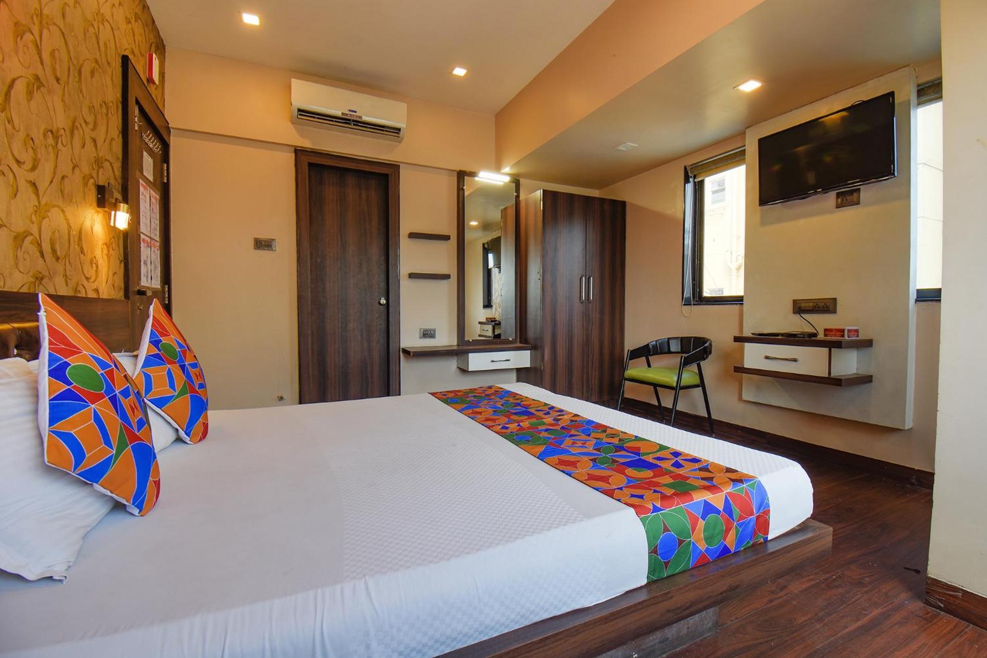 Fabexpress Glory - Nr Skywalk Bridge Hotel Pimpri-Chinchwad ภายนอก รูปภาพ
